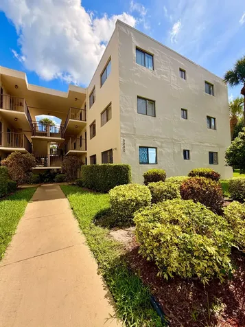 5280 Las Verdes Circle Delray Beach FL 33484