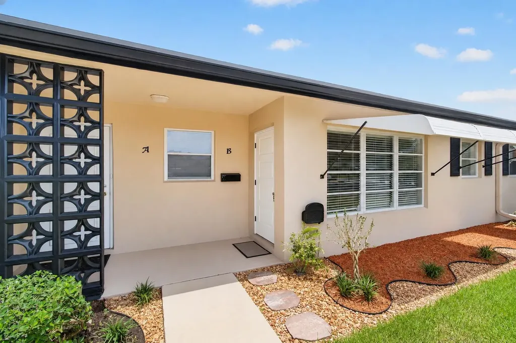 1007 South Drive Delray Beach FL 33445