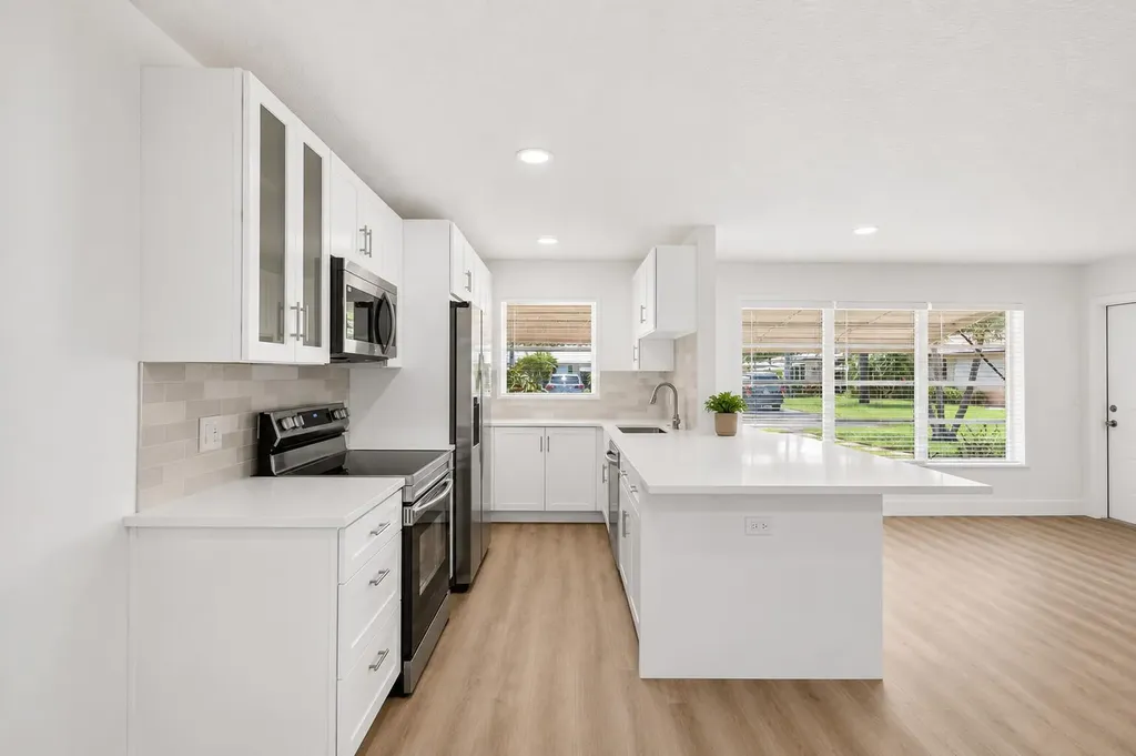 1007 South Drive Delray Beach FL 33445