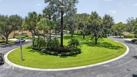2613 Mohawk Circle West Palm Beach FL 33409