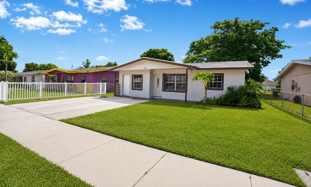 417 SW 8th Avenue Delray Beach FL 33444