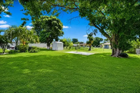 417 SW 8th Avenue Delray Beach FL 33444