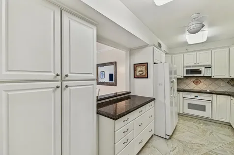 4020 W Palm Aire Drive Pompano Beach FL 33069