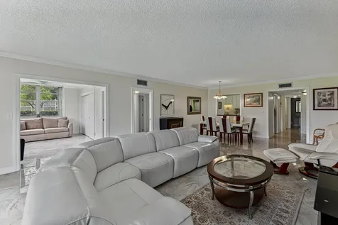 4020 W Palm Aire Drive Pompano Beach FL 33069