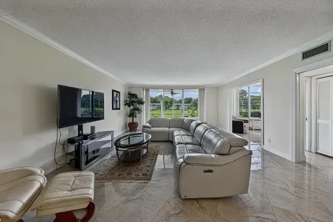 4020 W Palm Aire Drive Pompano Beach FL 33069