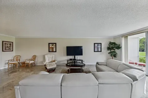 4020 W Palm Aire Drive Pompano Beach FL 33069