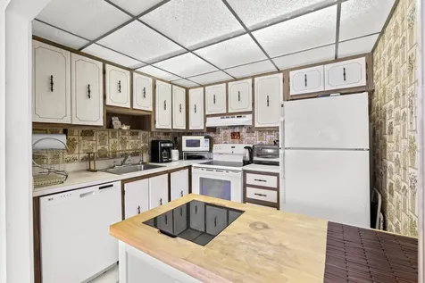 362 Burgundy H Delray Beach FL 33484