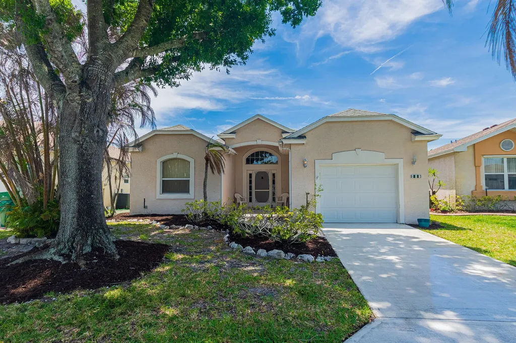 517 NW Galatone Court Port St Lucie FL 34986