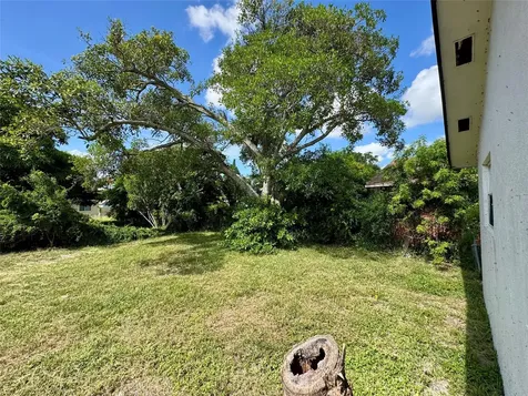 147 W 17th Street Riviera Beach FL 33404