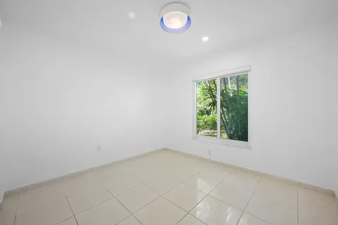 9515 SW 118th Court Miami FL 33186
