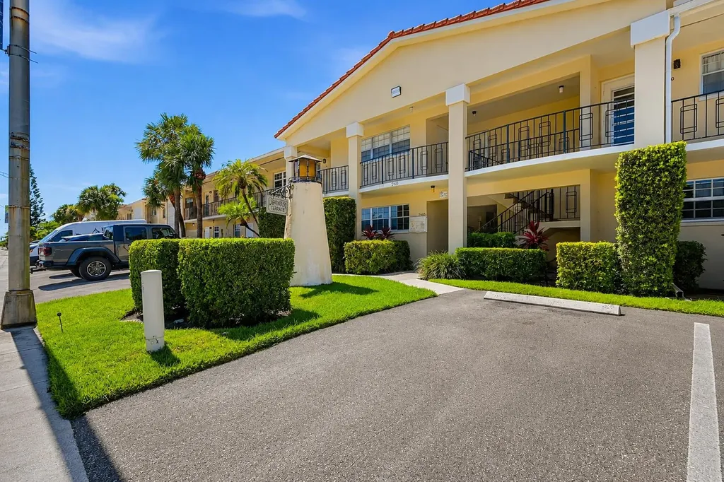 2160 NE 36th Street Lighthouse Point FL 33064