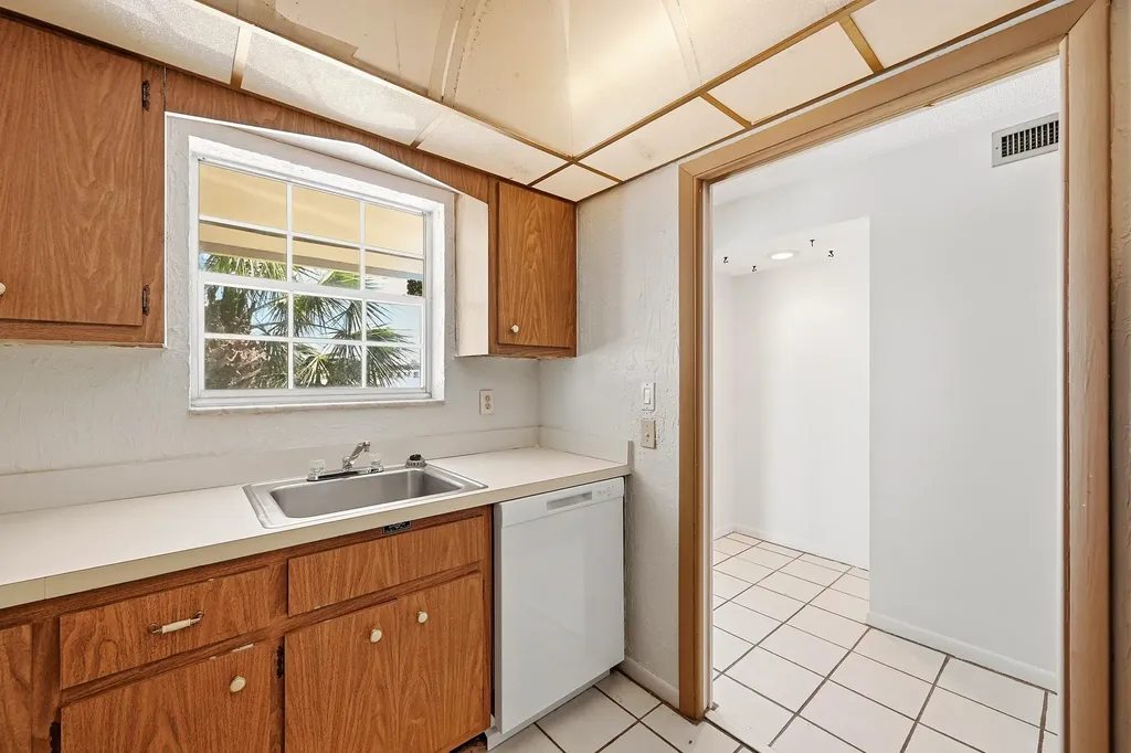 2160 NE 36th Street Lighthouse Point FL 33064