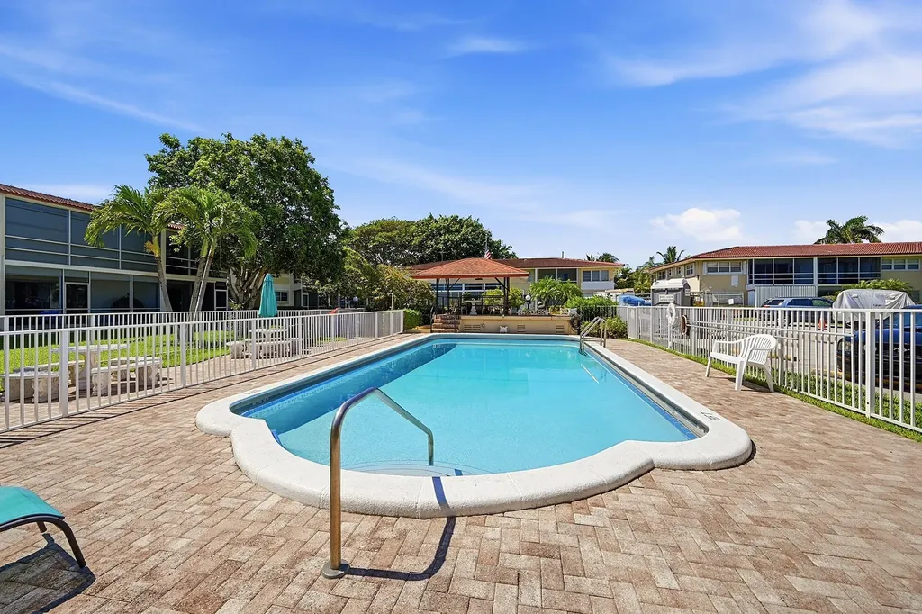 2160 NE 36th Street Lighthouse Point FL 33064