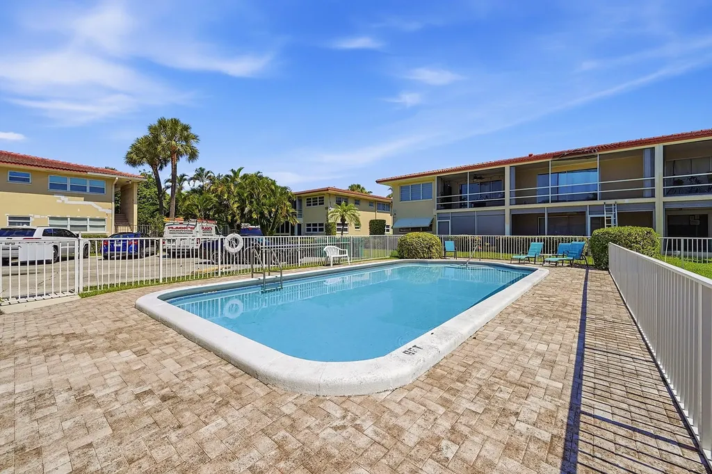 2160 NE 36th Street Lighthouse Point FL 33064