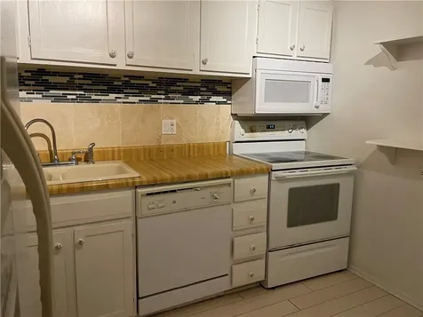 3660 Inverrary Drive Lauderhill FL 33319