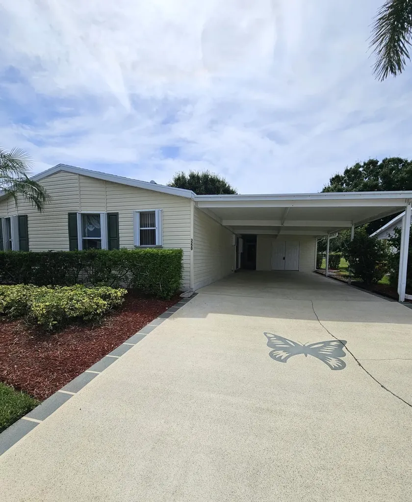3229 Scarlet Tanager Court Port St Lucie FL 34952