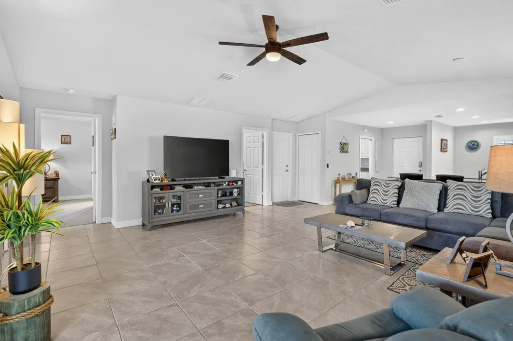 38 Spanish Way Port St Lucie FL 34952