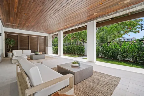 220 SE Mizner Boulevard Boca Raton FL 33432