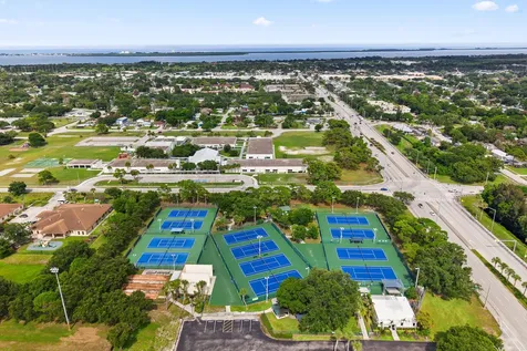 1327 Peppertree Trail Fort Pierce FL 34950