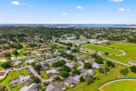 1327 Peppertree Trail Fort Pierce FL 34950
