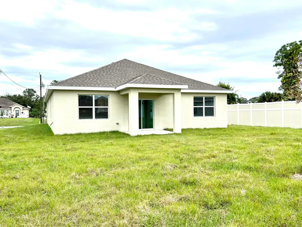 4011 SW Kidd Court Port St Lucie FL 34953