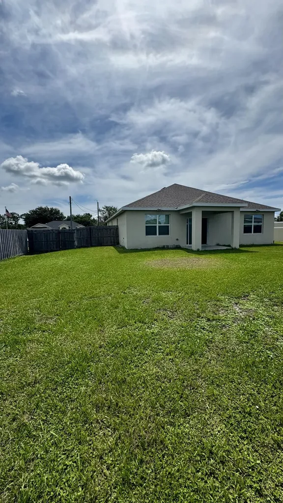 4011 SW Kidd Court Port St Lucie FL 34953