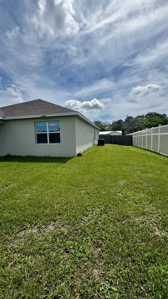 4011 SW Kidd Court Port St Lucie FL 34953