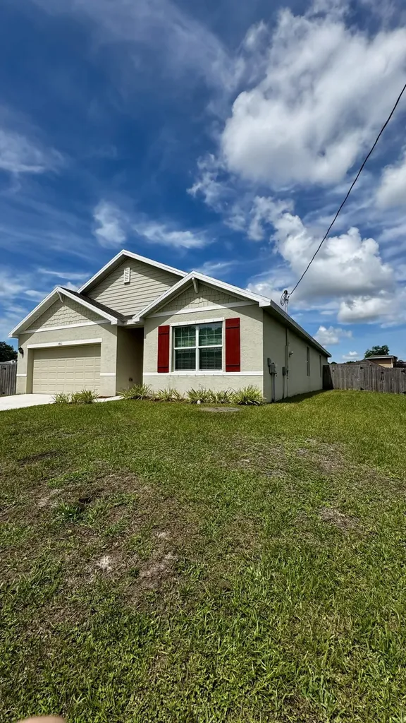 4011 SW Kidd Court Port St Lucie FL 34953