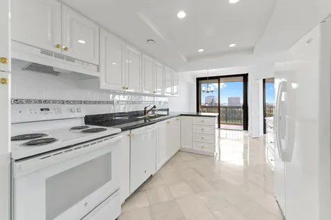 1900 Consulate Place West Palm Beach FL 33401