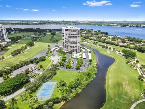 1900 Consulate Place West Palm Beach FL 33401