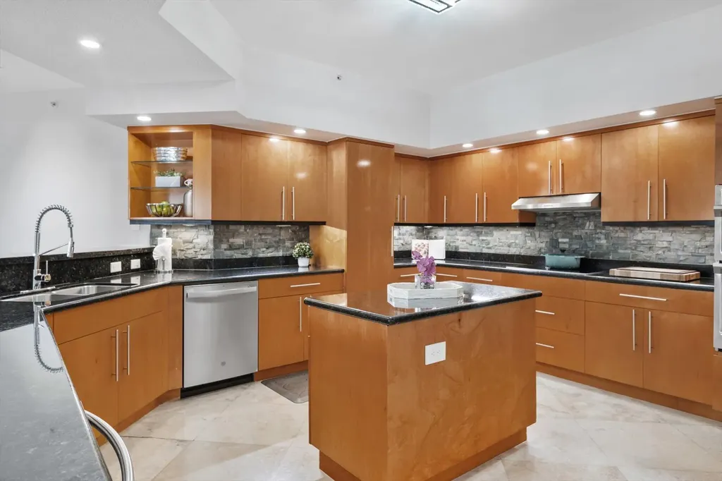 615 Bayshore Drive Fort Lauderdale FL 33304