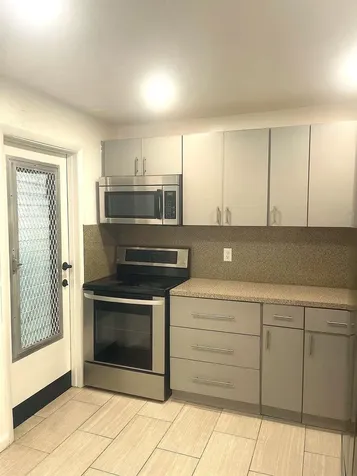 4141 NW 44th Avenue Lauderdale Lakes FL 33319