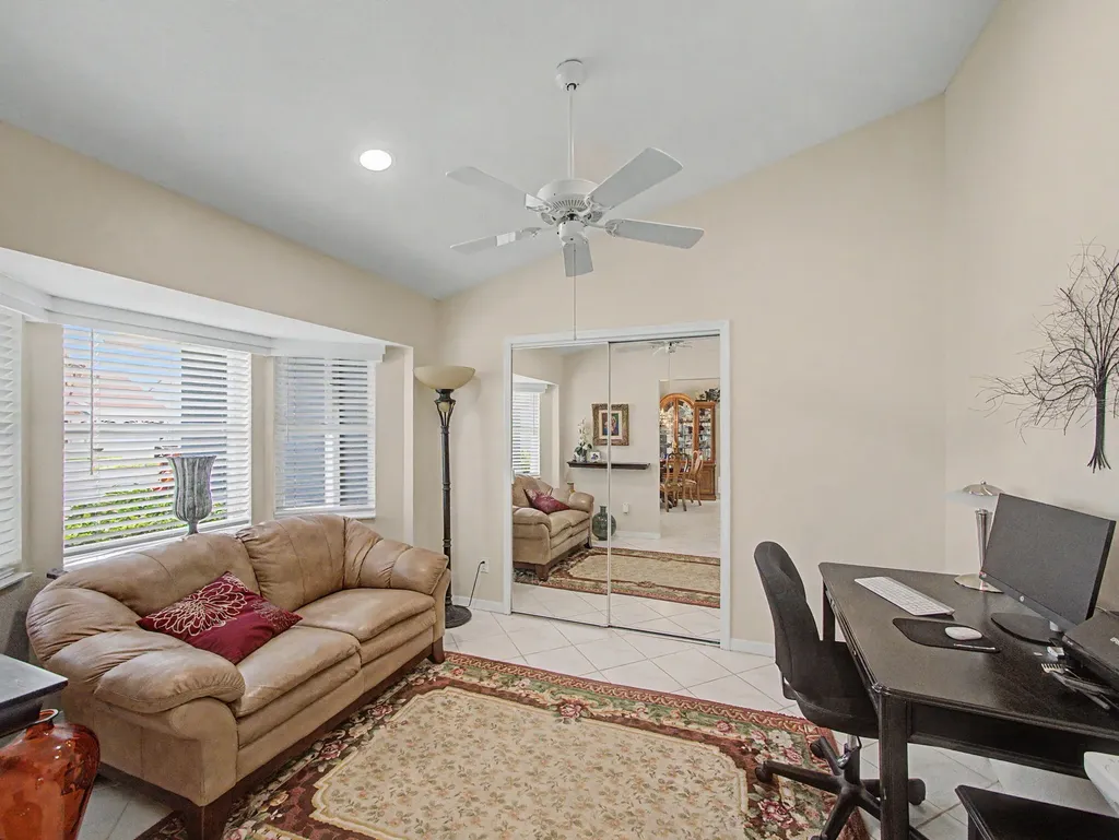 371 NW Sherry Lane Port St Lucie FL 34986