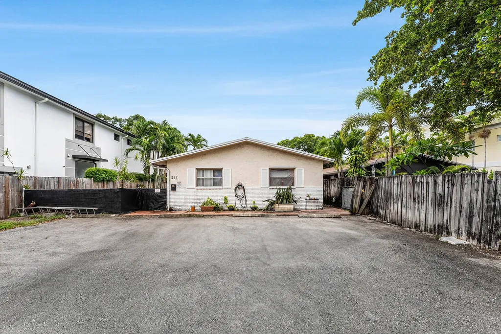 312 SW 9th Street Fort Lauderdale FL 33315