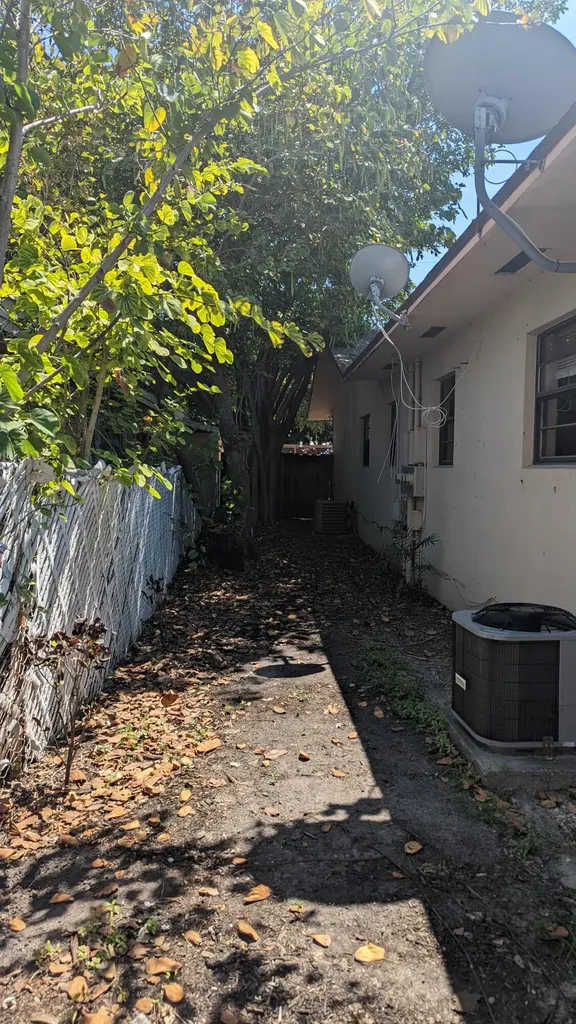 1944 Taft Street Hollywood FL 33020