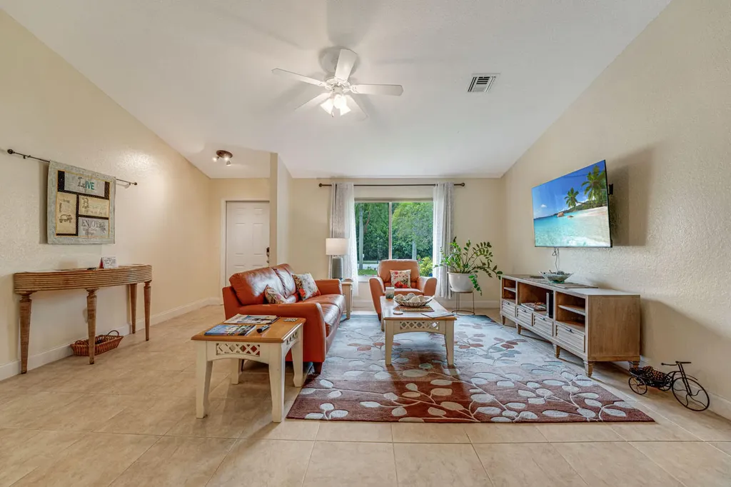 427 Las Palmas Street Royal Palm Beach FL 33411