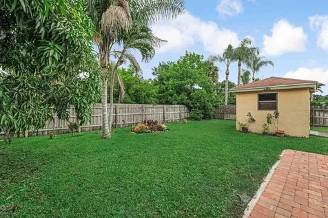 427 Las Palmas Street Royal Palm Beach FL 33411