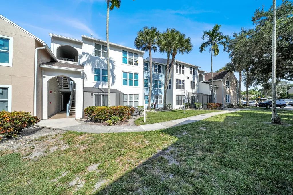 2319 N Congress Avenue Boynton Beach FL 33426