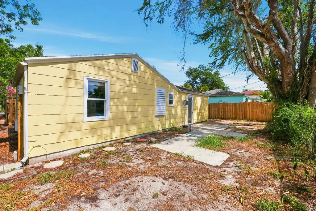 918 N K Street Lake Worth Beach FL 33460