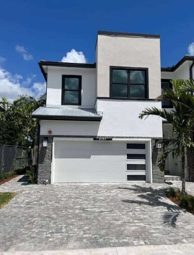 8345 NW 7th Place Plantation FL 33324