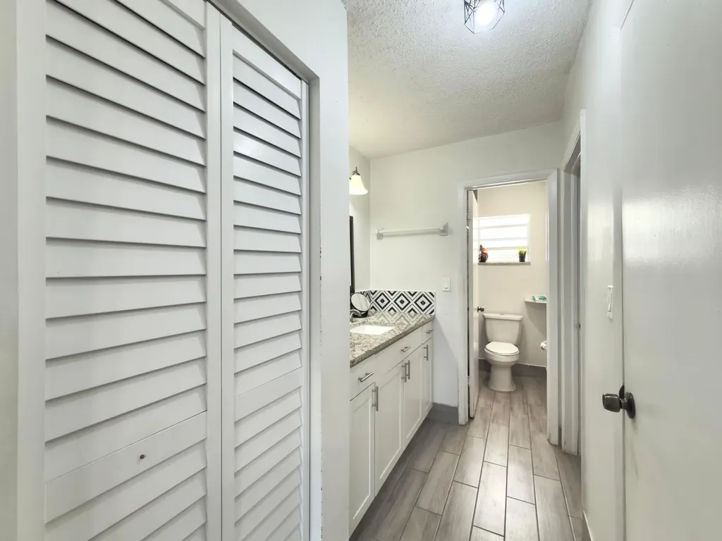 6507 Winfield Boulevard Margate FL 33063