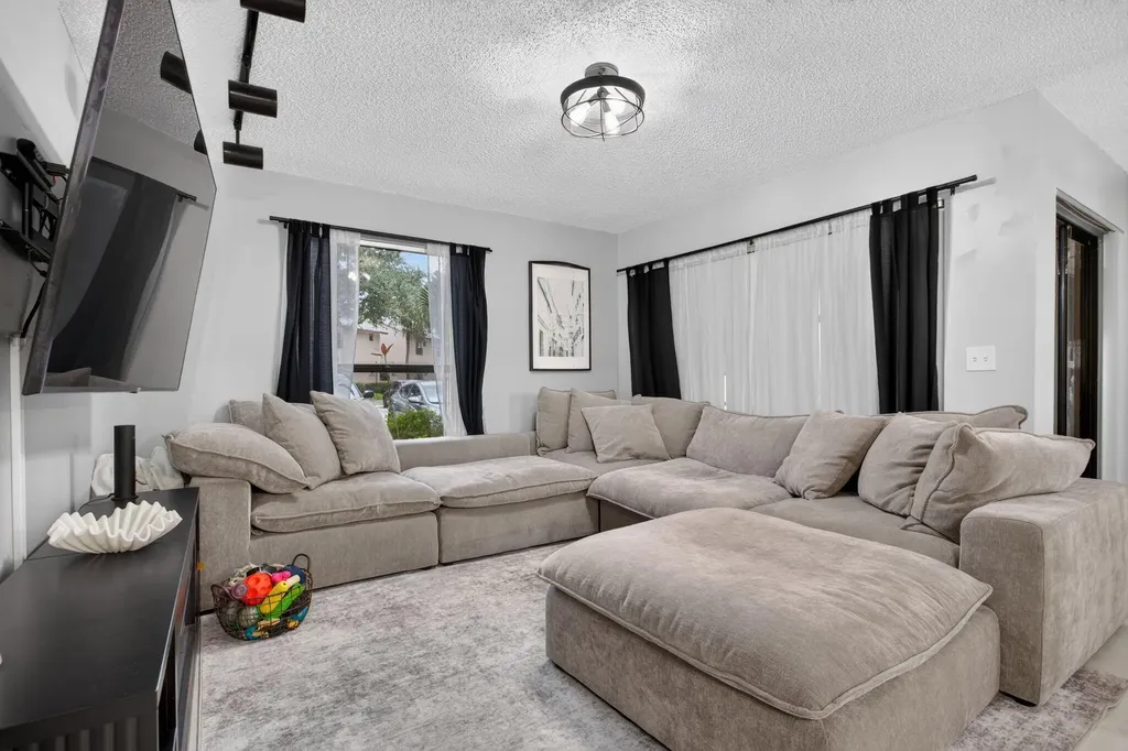 3331 NW 47th Avenue Coconut Creek FL 33063