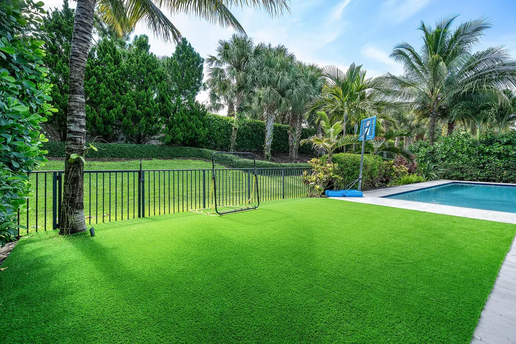 7409 NW 25th Terrace Boca Raton FL 33496