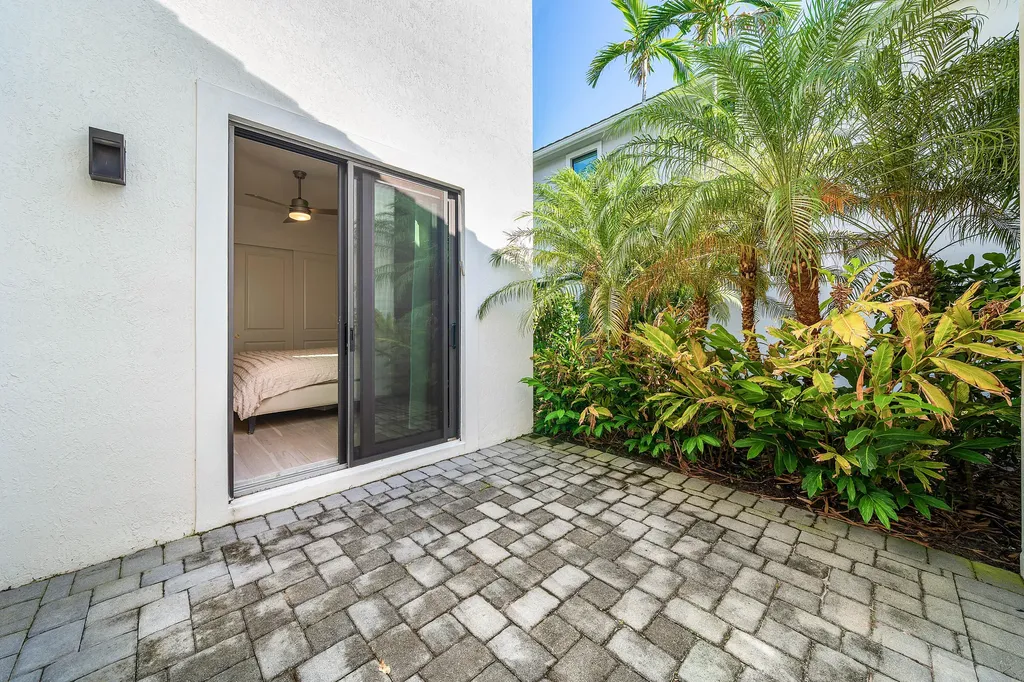 7409 NW 25th Terrace Boca Raton FL 33496