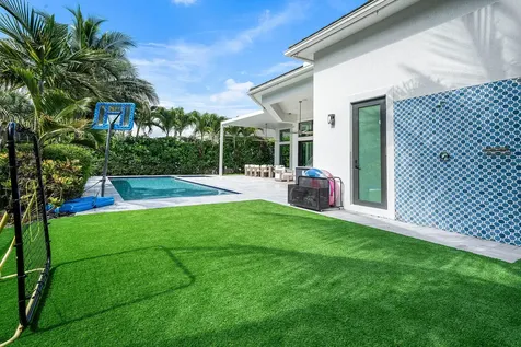 7409 NW 25th Terrace Boca Raton FL 33496