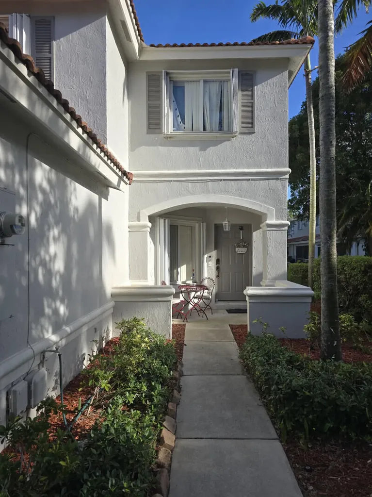 6511 Sandy Bank Terrace Riviera Beach FL 33407