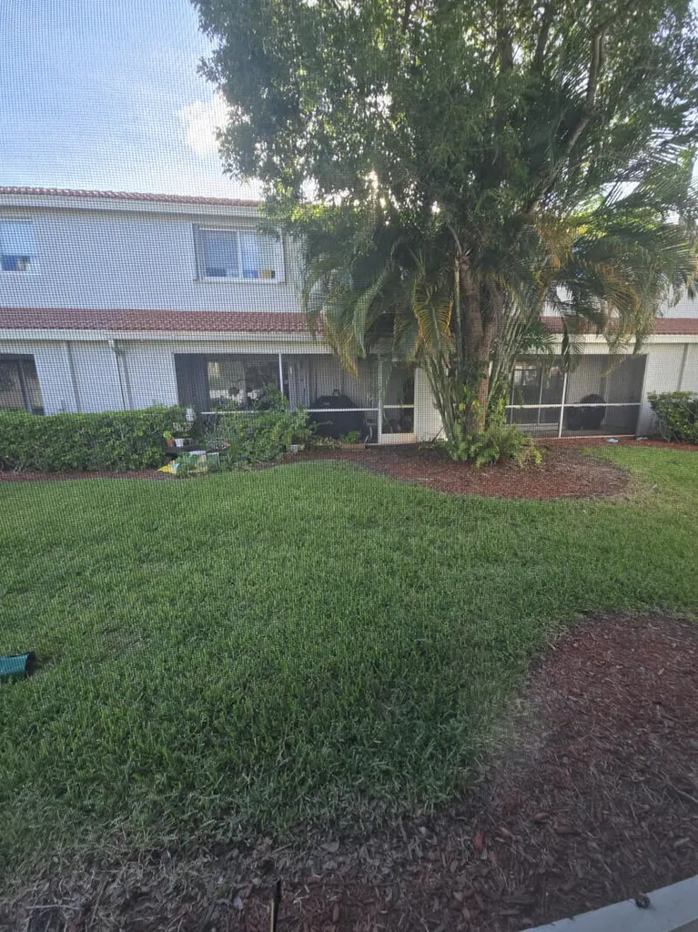 6511 Sandy Bank Terrace Riviera Beach FL 33407
