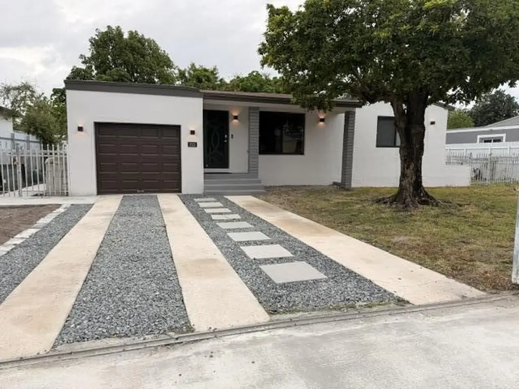 1025 NW 148th Street Miami FL 33168