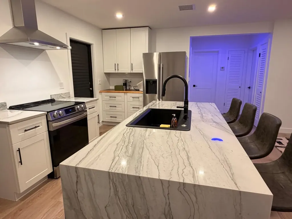 1025 NW 148th Street Miami FL 33168