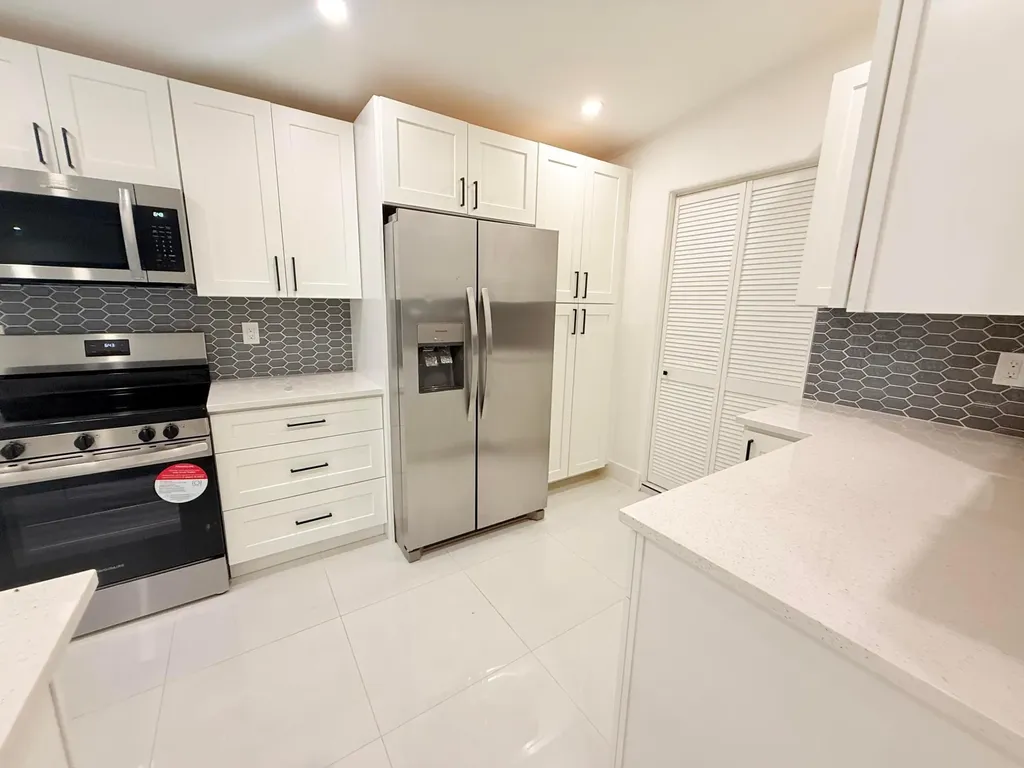 345 Pinehurst Road Palm Springs FL 33461